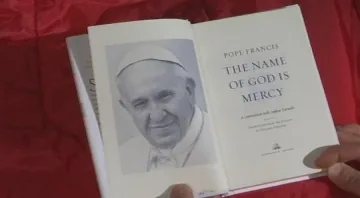 Папа Франциск издаде своята първата книга