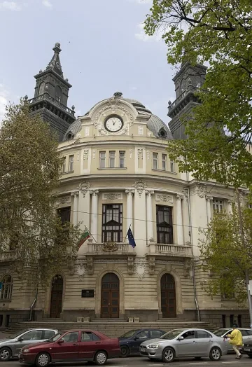 Чистка сред горските