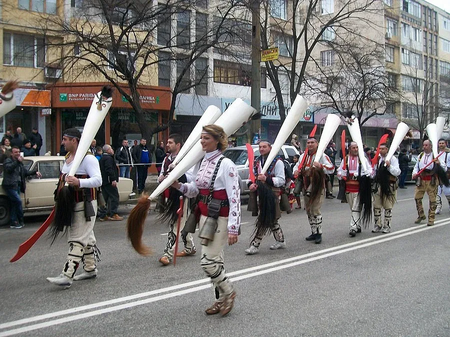 Кукер шоу прогони злото от Благоевград