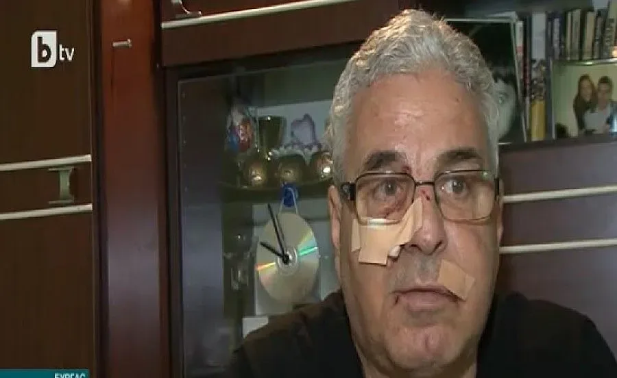 Тийнейджър преби възрастен мъж след забележка в автобуса