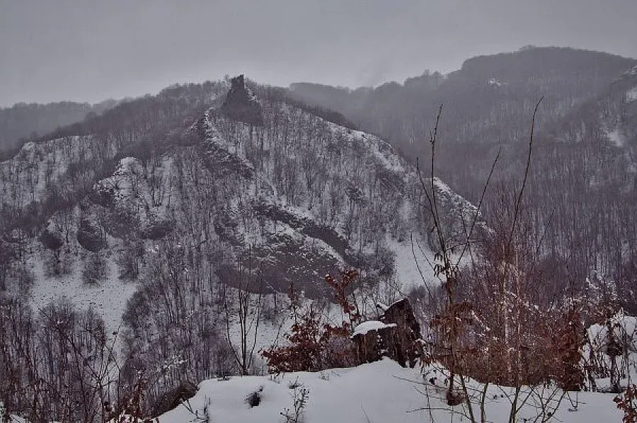 Спасители издирват тийнейджър в Средна гора