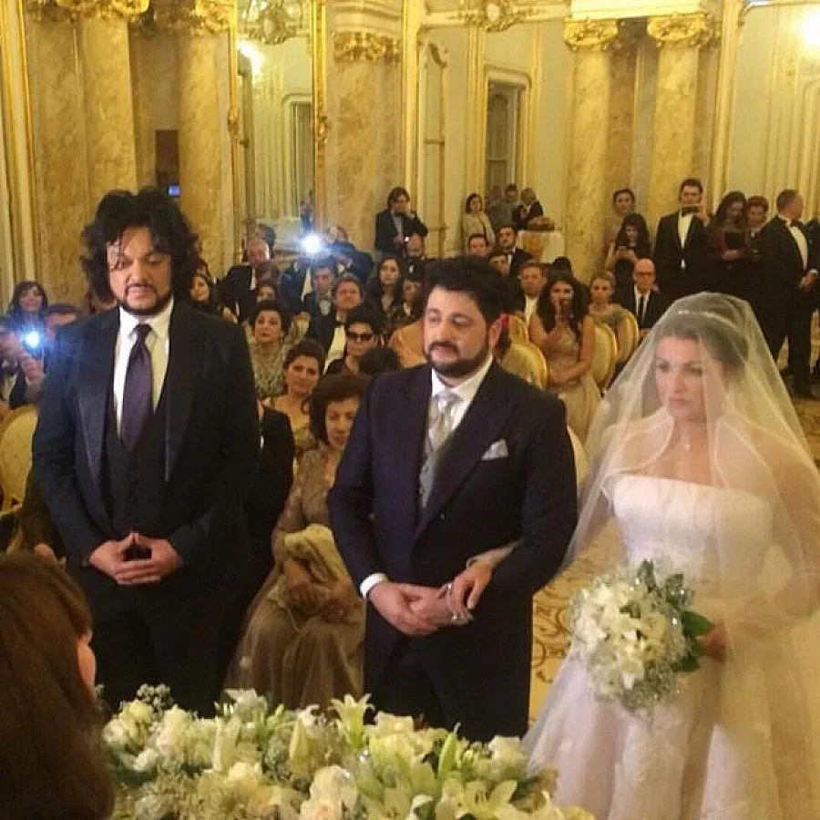 Киркоров с букет от звездна сватба