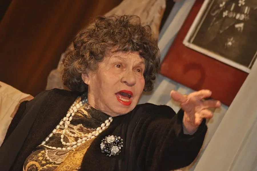 Стоянка Мутафова в спектакъл  на дупнишкия театър  