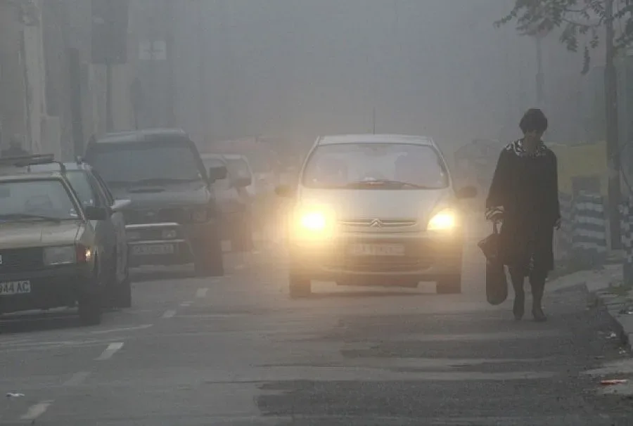 Мъгла сутринта, без облаци следобяд