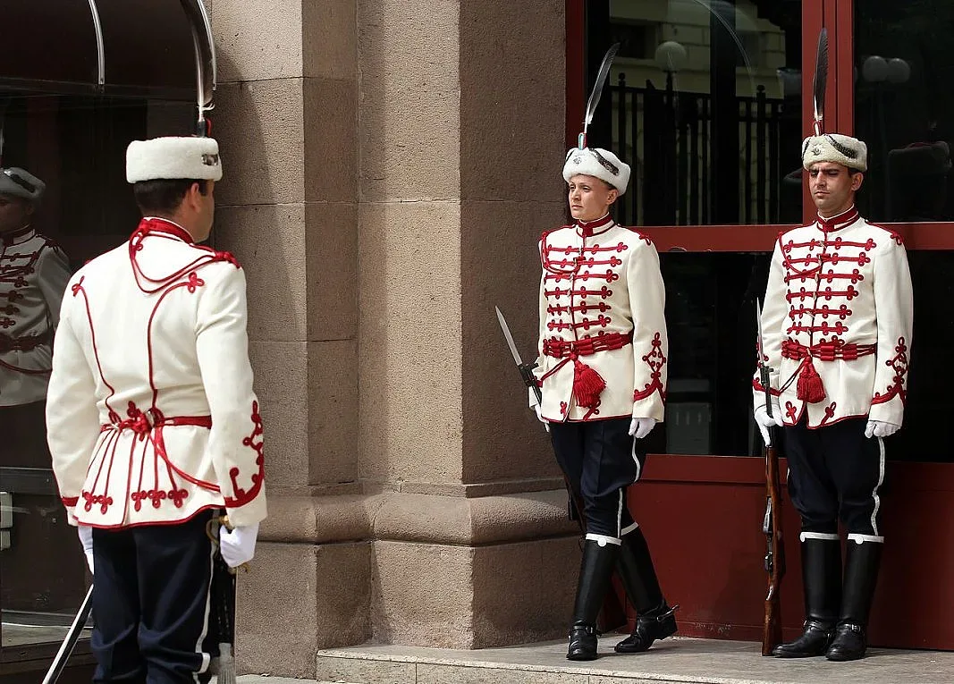 Радост! Допълнително възнаграждение за гвардейците