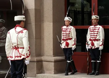 Радост! Допълнително възнаграждение за гвардейците