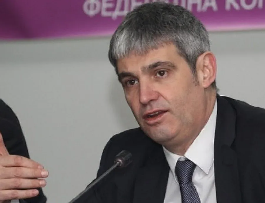 КНСБ: 2016-та е предизвикателство за средното образование