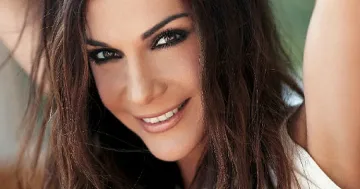 Деспина води съпруга си в София