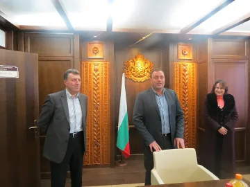 Шестима чиновници в Банско почерпиха на Ивановден