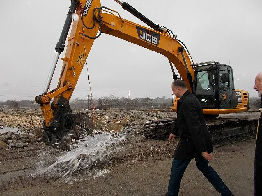 Стартира строителството на китайски завод за фураж в Добрич
