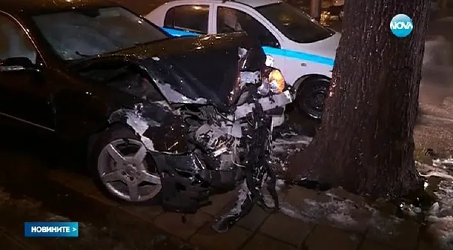 Жената, помела трима с колата си, без книжка