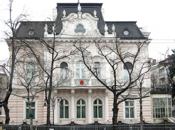 Местан призна: Два дни се крих в посолството