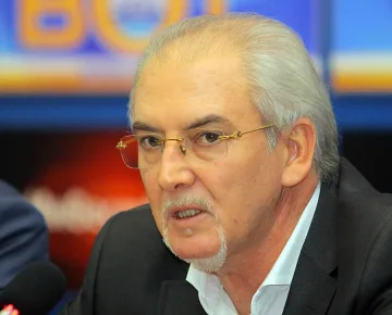 Местан се описа като влечуго