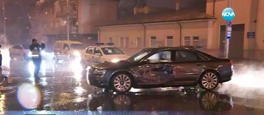 Пометените пешеходци остават в тежко състояние