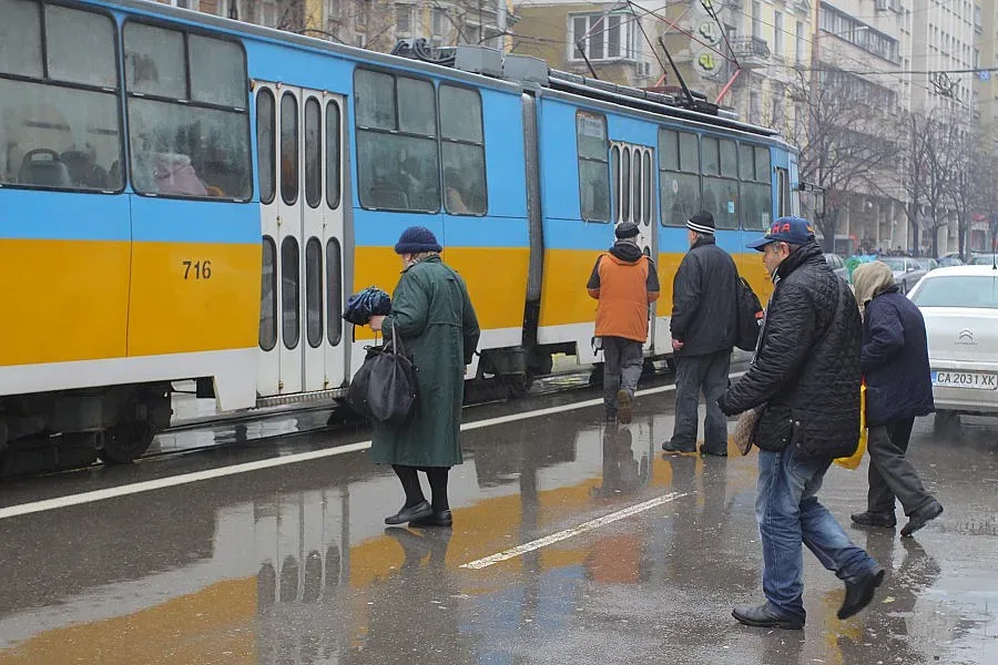 Жълт код за поледици в половин България