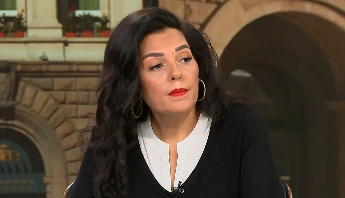 Политоложка с разкритие! Важно условие за редовен кабинет