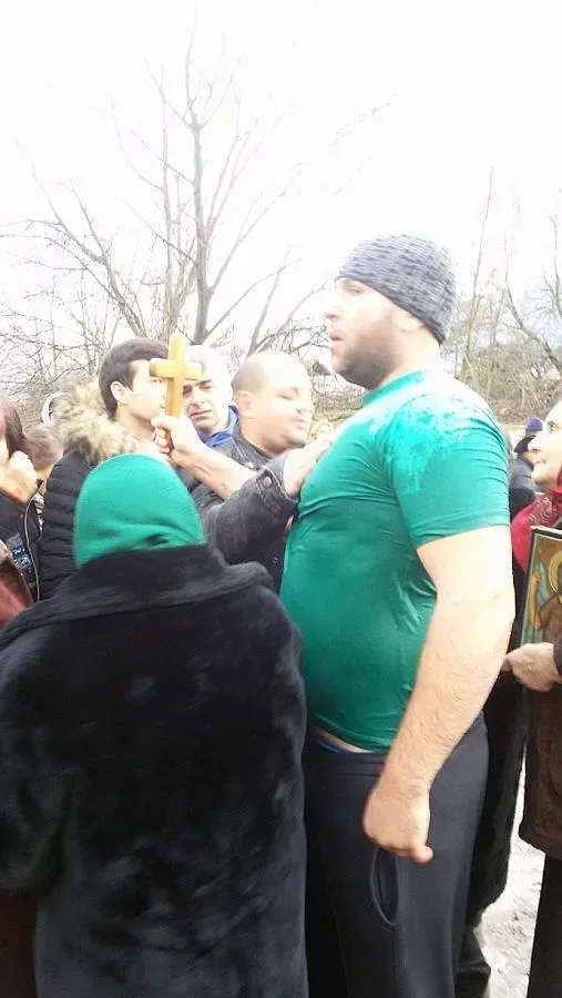 Именяк и стрител извадиха кръста в Черниче и Полена