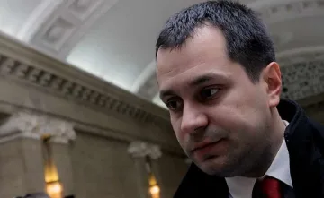 Кметът на Враца изкара общинарите да хвърлят пясък