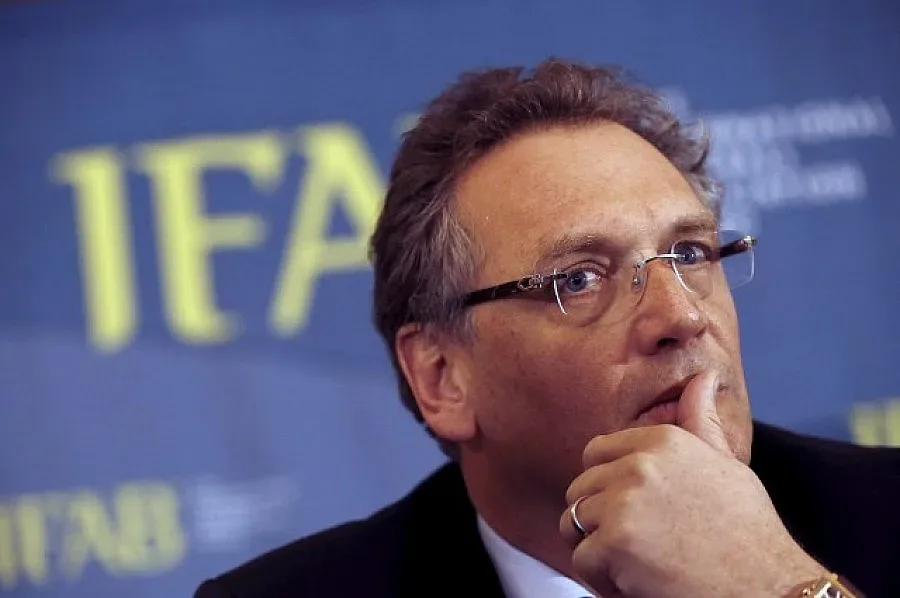 ФИФА удължи мъките на Валке