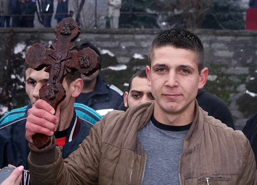 Именяк улови кръста в Благоевград (ВИДЕО)