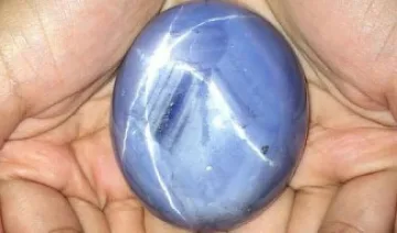 Продават син сапфир за над $100 млн.