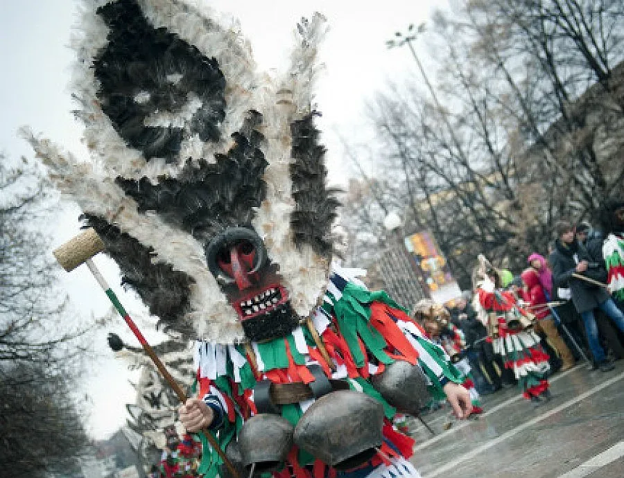 Чакат рекорден брой участници за юбилейната Сурва в Перник