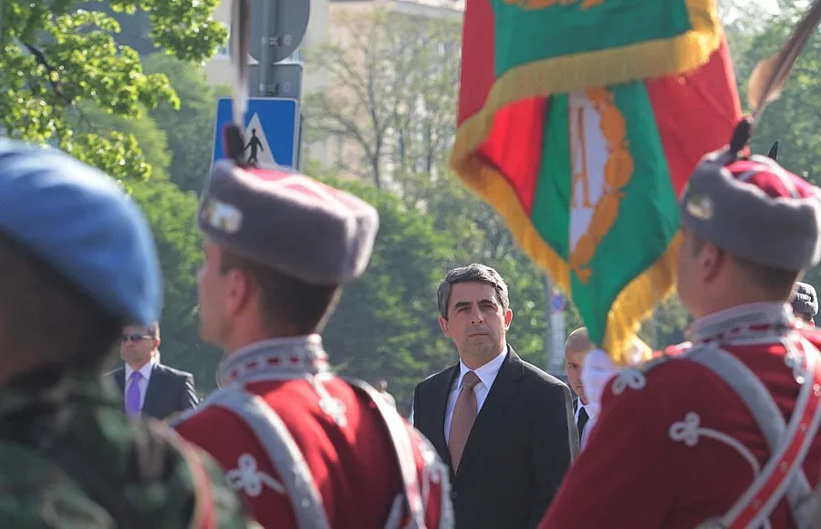 Президентът полага венец пред Паметника на незнания воин