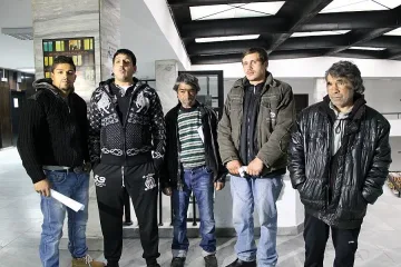 Оцелелите от ракията убиец: Тайфи да си понесе наказанието!