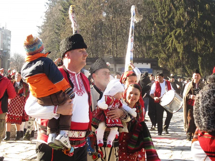 Бебе и дядо на 93 на шествие в Разлог