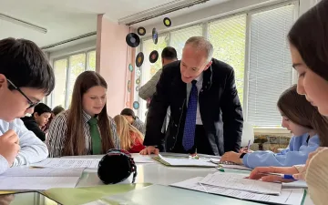 Просветният министър посочи най-големия проблем на учениците у нас