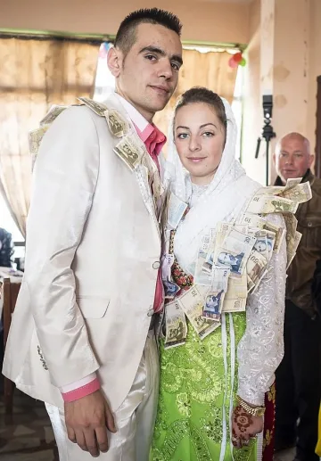 Рамизе от Рибново сбъдна мечтата си да е гелина