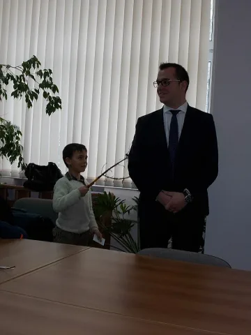 Сурва, сурва, весела, нов кмет си омесила...