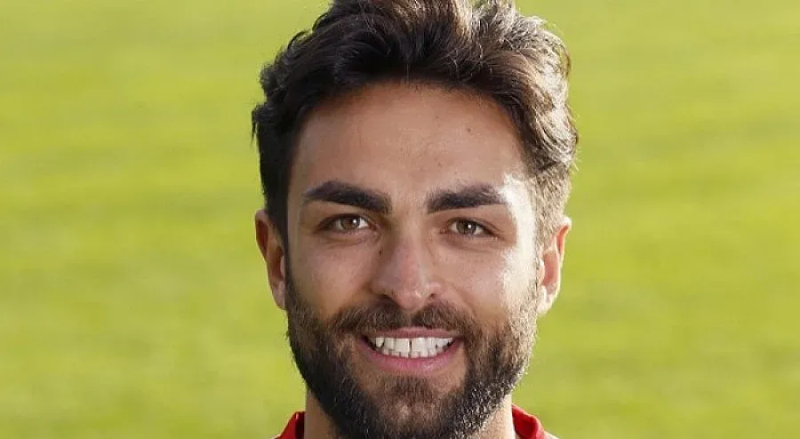 Перота подписа с "Левски"