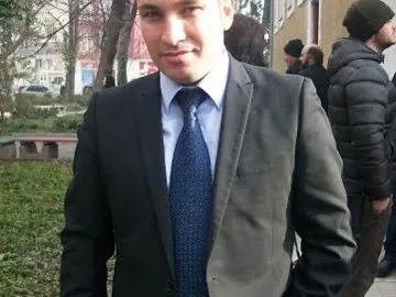 Кмет подарява календари с бебета на цяло село