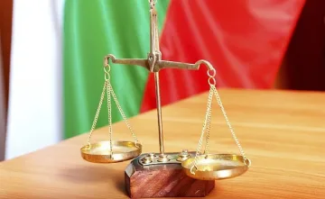 Без минижупи, токчета и тениски в съда