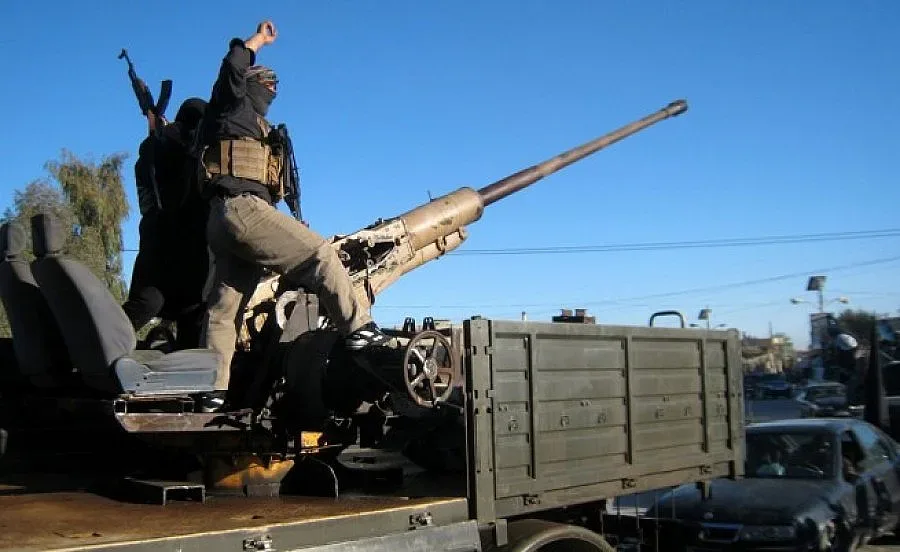 15 военни загинаха при самоубийствен атентат на ИДИЛ в Ирак