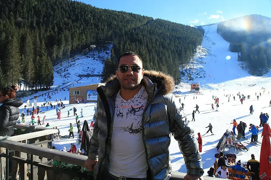 Политици, спортисти и актьори на ски в Банско