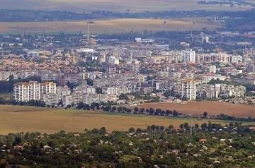 Откриха телата на мъж и жена в гараж в Търговище