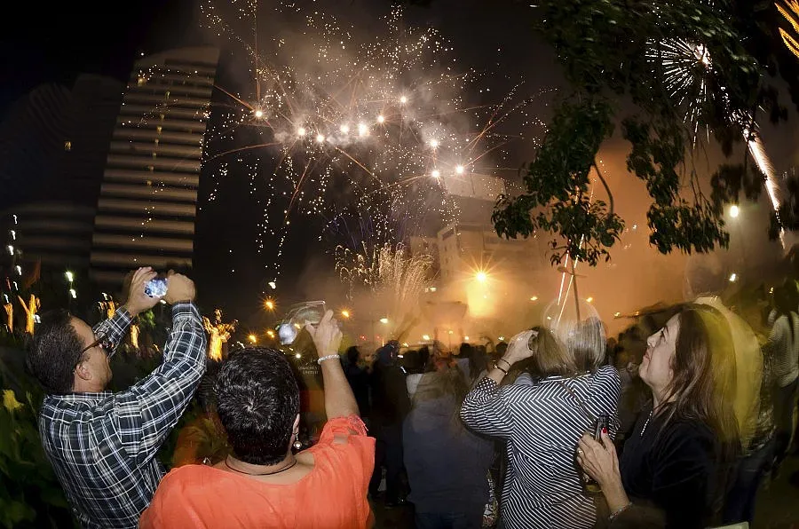 800 коли горяха във Франция на Нова година 