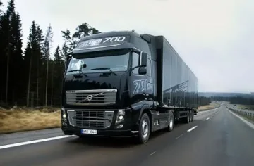 Ограничават движението на камионите над 12 т. в неделя 