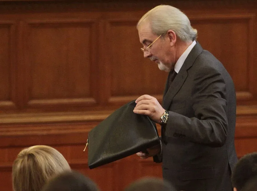 "Натовецът" Местан по католик от папапа