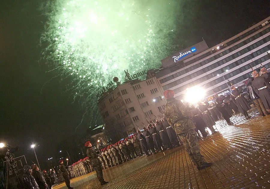 Как да ползваме пиротехника без да пострадаме (ВИДЕО)