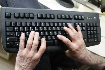 Българите в чужбина ще подновяват личните си документи по интернет