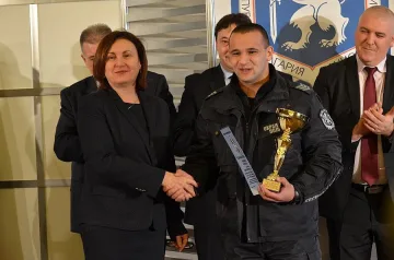 Униформен от Асеновград стана "Полицай на годината"