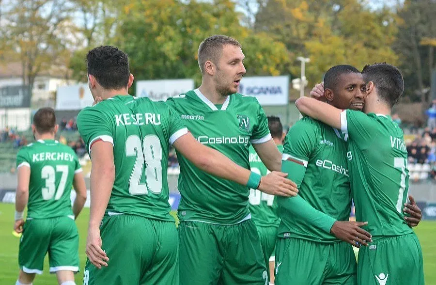 "Канарче" става разградски "орел"