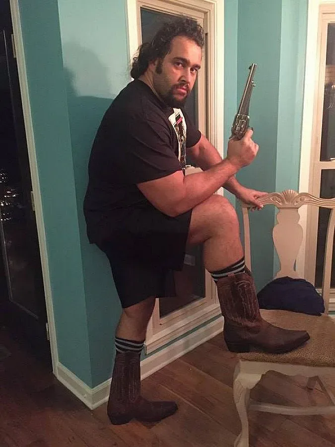 Премениха Русев като Бъд Спенсър