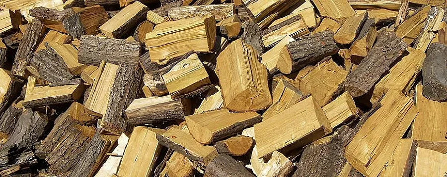 Горенето на сухи дърва намалява мръсния въздух с над 40%