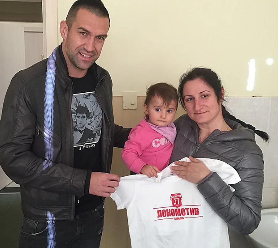 REFAN и звезда на Локо Пд зарадваха децата в пловдивската онкохематология