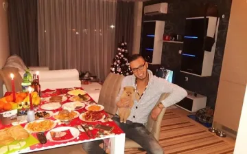 Джино сам на Коледа