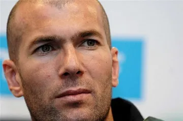 Флорентино реши: Зидан поема "Реал"